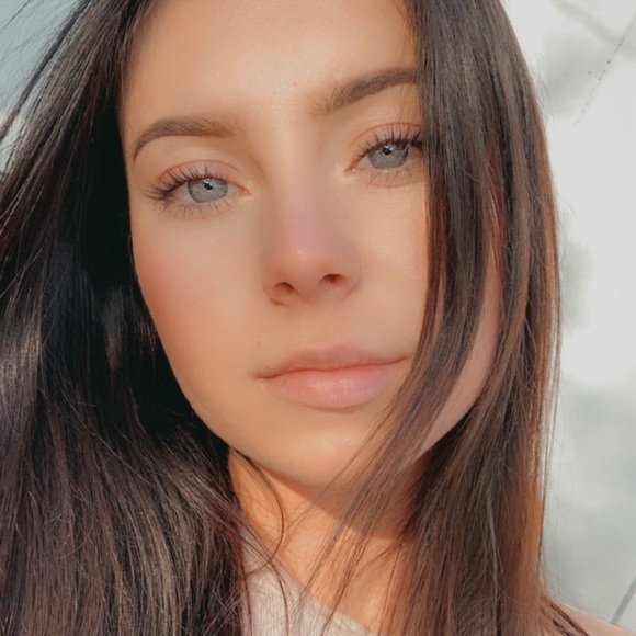 Meet your Posher, Katelyn - Picture 1 of 1